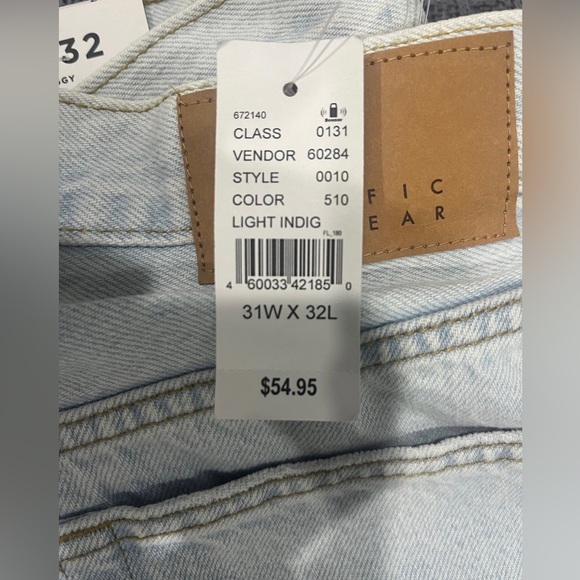 Pacsun baggy brand new light wash jeans, never worn, brand new - Picture 4 of 4